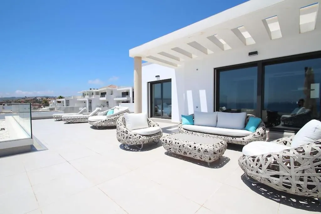 Luxurious Penthouse With Huge Panoramic Terrace Apartment San Roque