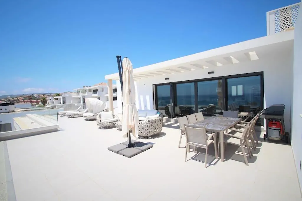 Luxurious Penthouse With Huge Panoramic Terrace Apartment San Roque