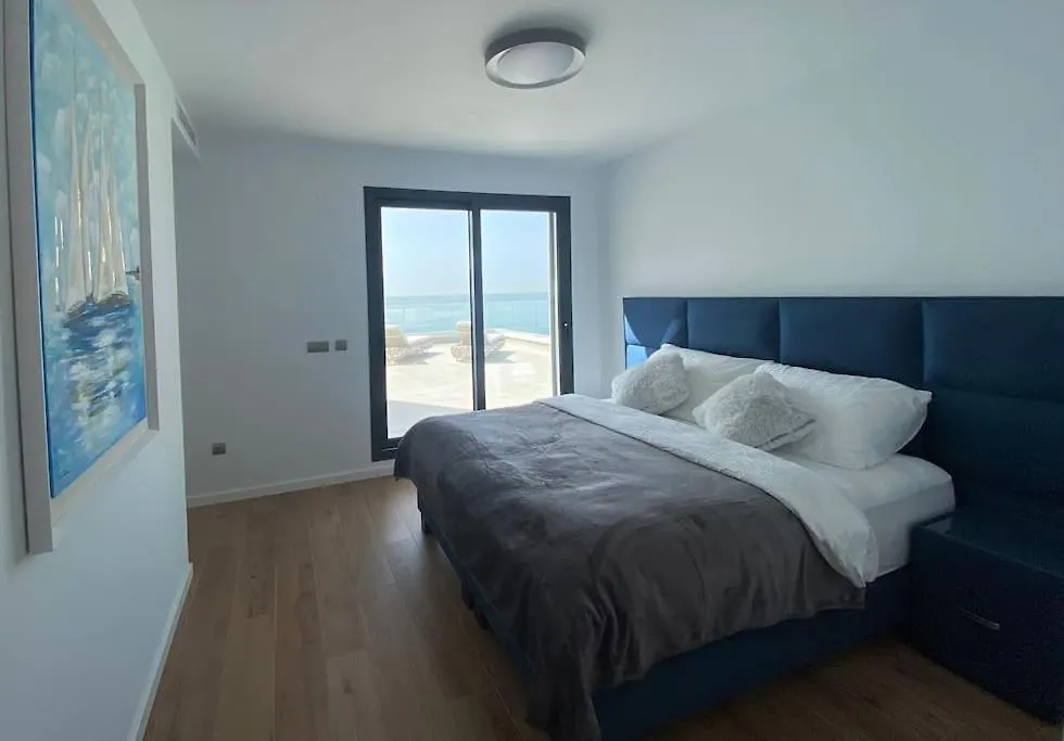 Luxurious Penthouse With Huge Panoramic Terrace Apartment San Roque  0*, San Roque (Andalucia)